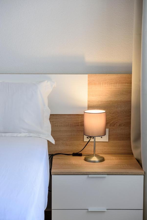 Estepona Marina With Sea Views, Pool And Parking Екстер'єр фото
