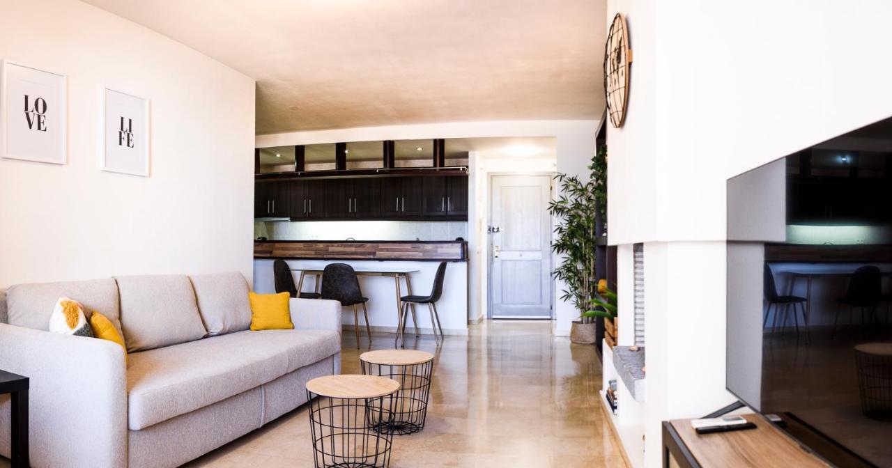 Estepona Marina With Sea Views, Pool And Parking Екстер'єр фото